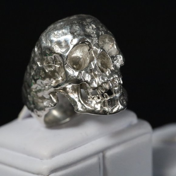 Heavy Skull ring - Picture 1 of 3
